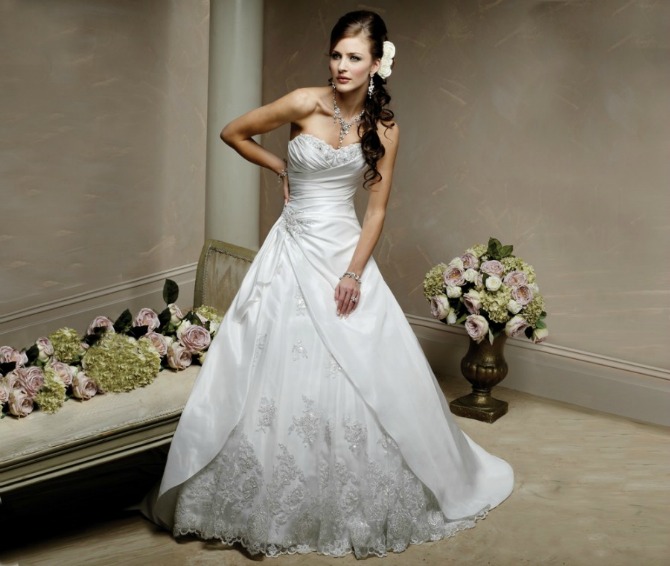 disney wedding dresses 2012 disney wedding dresses 17 86258 900x760 Venčanica dana: Prelepa i originalna