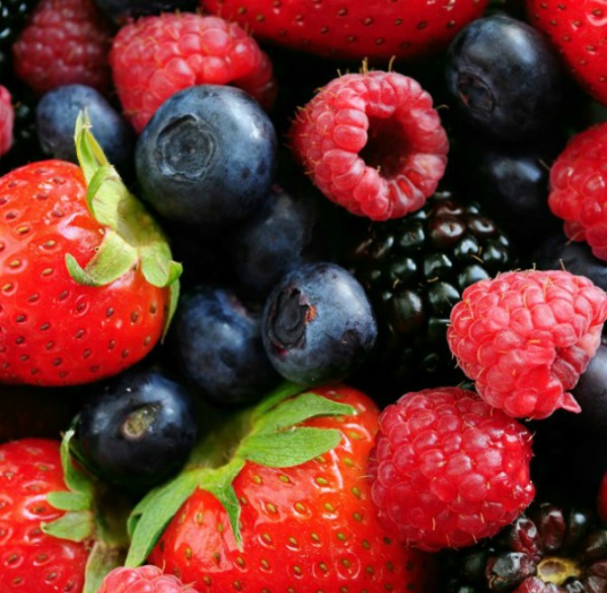 Tamno bobičasto voće 30 najefikasnijih namirnica koje pročišćavaju kožu (3.deo)