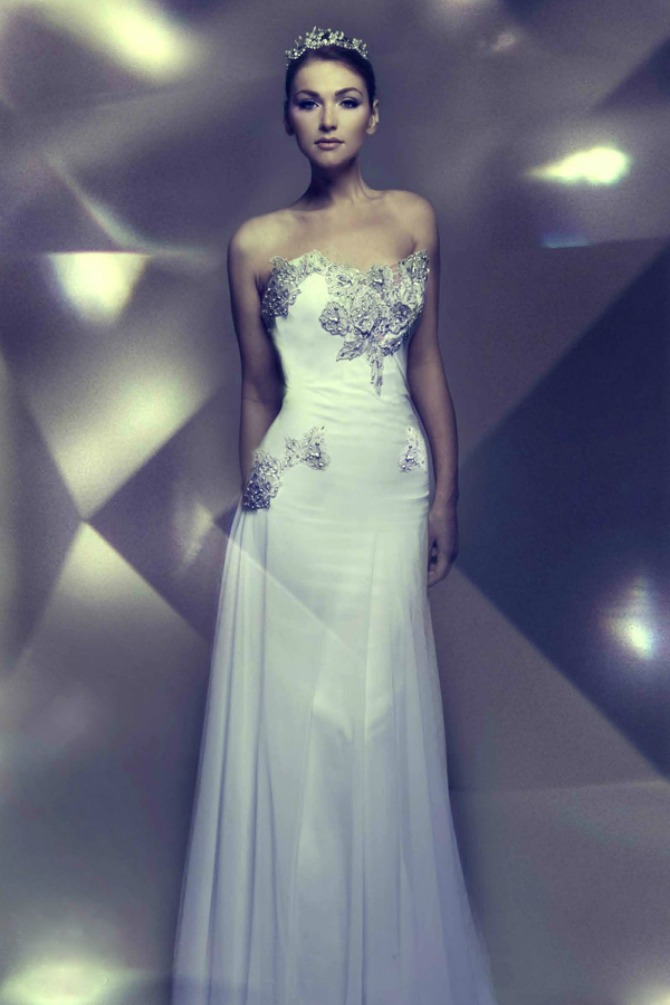 orkalia wedding dress 2013 bridal couture strapless gown embellished Venčanica dana: Haljina iz Dubaija