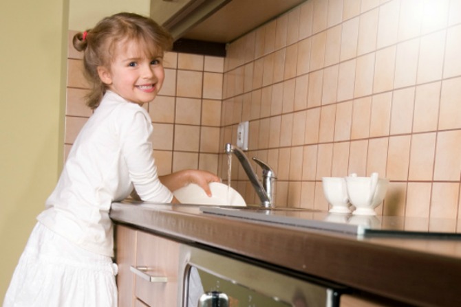 s1lika Kako da naučite decu da pomažu u kućnim poslovima? 