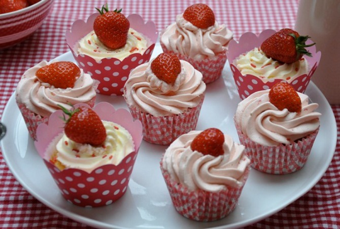 strawberry cupcakes Cupcakes sa jagodama 