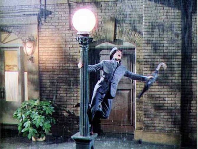 Džin Keli peva na kiši Najbolji ljubavni klasici svih vremena: Pevajmo na kiši 