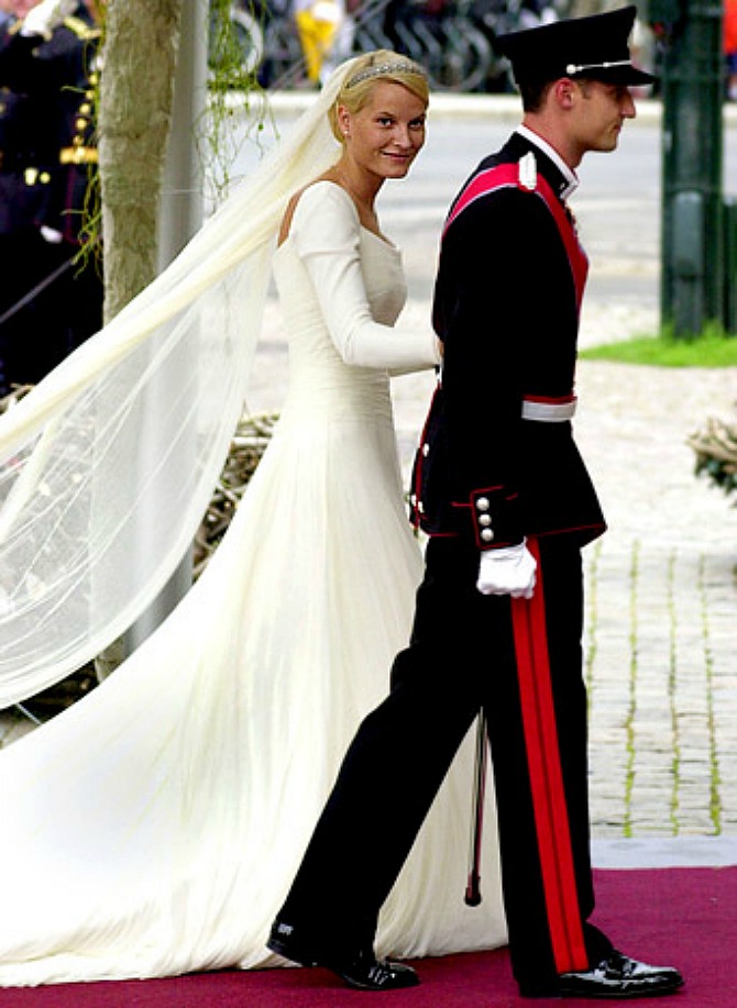 slika513.jpg13 Najlepše venčanice na kraljevskim venčanjima