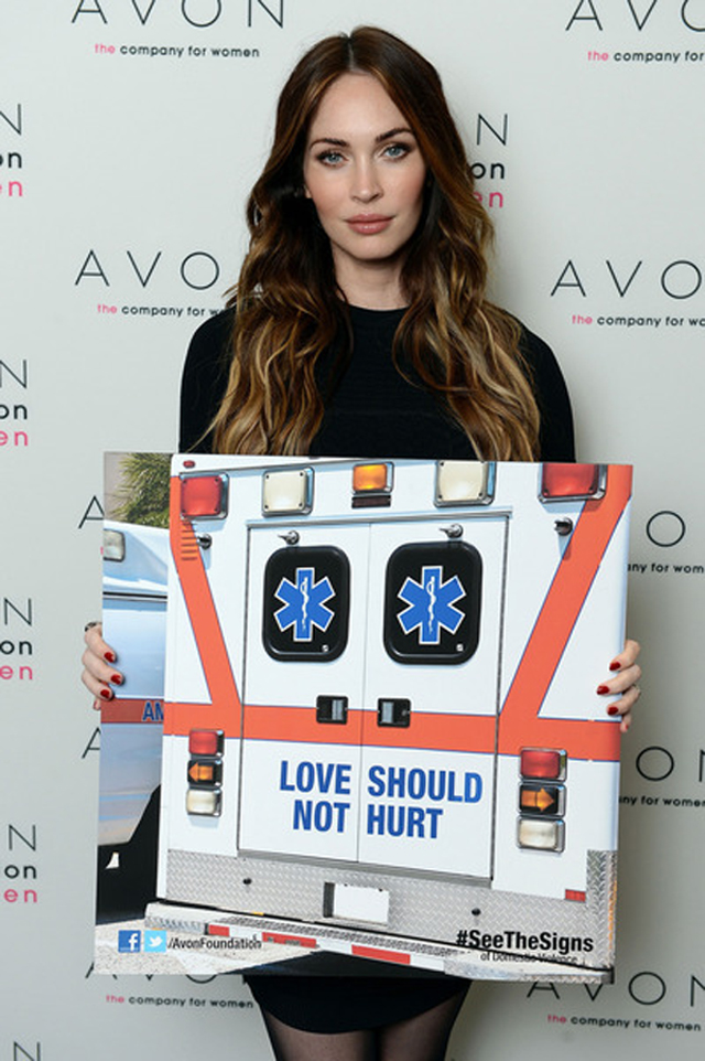 Megan Fox pruzila podrsku kampanji SeeTheSigns Slika 1 Avon: Pobedi strah, spreči nasilje