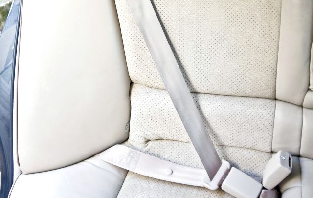 seat belt Kako prirodno očistiti sigurnosni pojas u kolima 