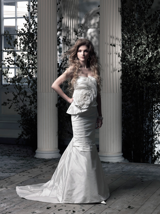 20 of the best wedding dresses with flowers for 2014 Ian Stuart Cover Girl Najlepše cvetne venčanice