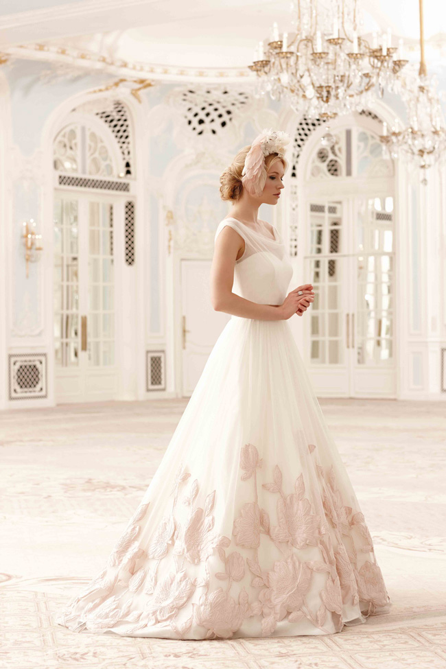 20 of the best wedding dresses with flowers for 2014 Sassi Holford 2014 Matilda 2 Najlepše cvetne venčanice
