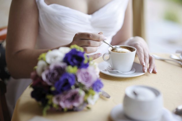 embedded drinking coffee before wedding Najgora hrana koju možete jesti pre venčanja