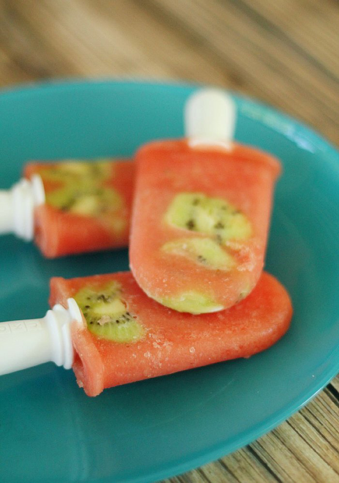Kiwi Watermelon Popsicles1 Zasladite dan: Voćni sladoled 