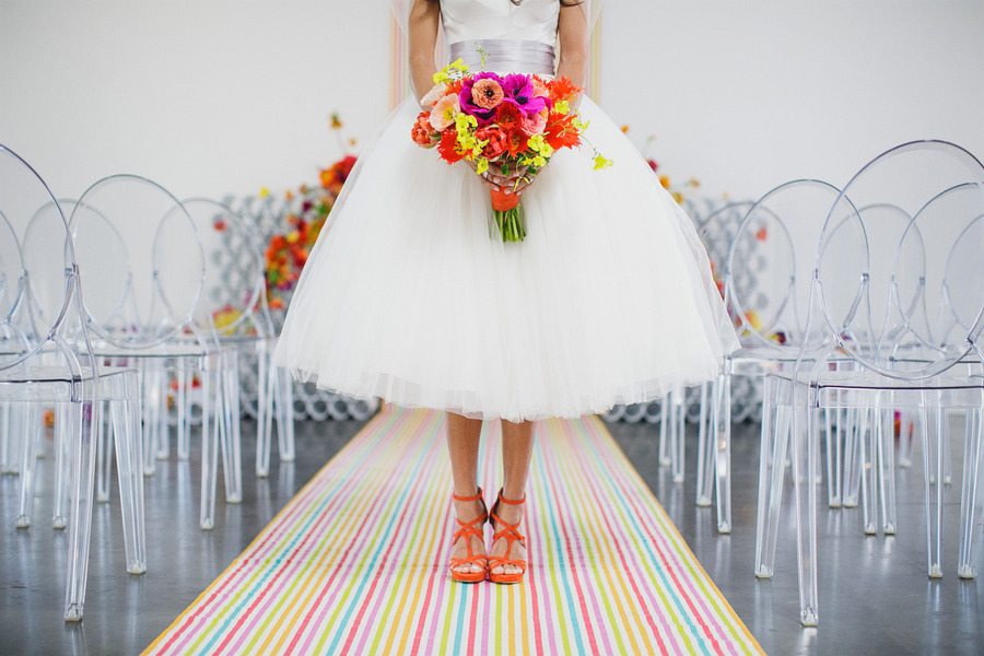 modern brights wedding color inspiration.large  Bez monotonije: Bela na venčanju je tako dosadna 