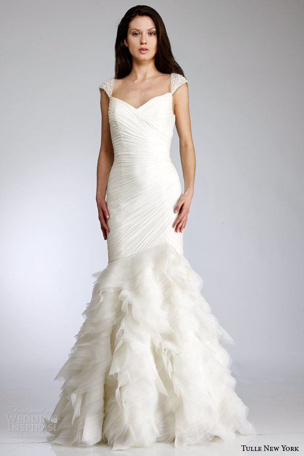 tulle new york antonio gual bridal spring 2015 wedding dress koi dora Izazovne haljine dizajnera Antonija Guala 