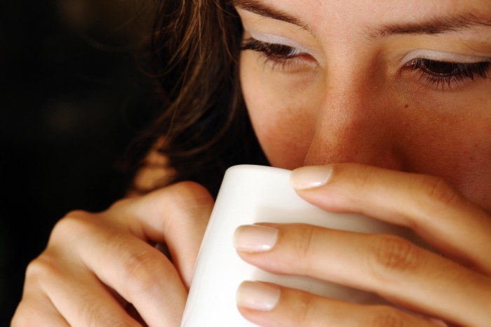 Morning coffee 700x466 Verovali ili ne: Činjenice o kofeinu