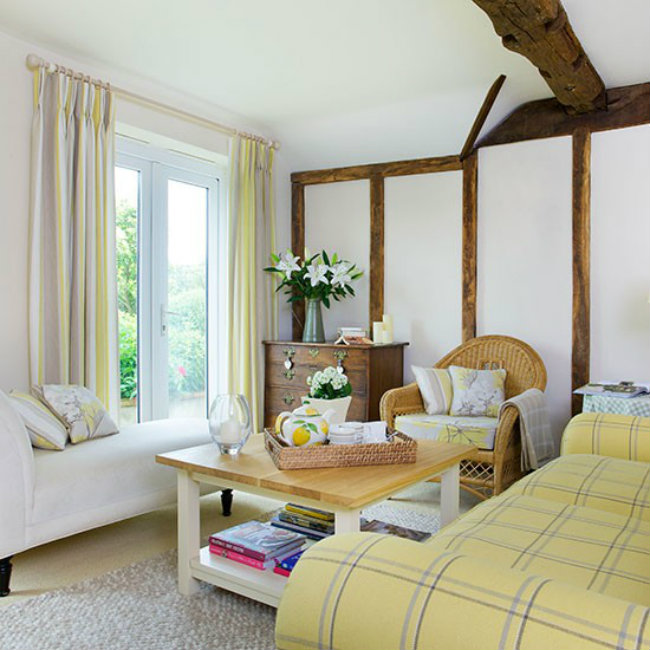 Yellow and White Oak Beamed Living Room 25 Beautiful Homes Housetohome Boje vašeg doma: Unesite živosti u svoj stan 