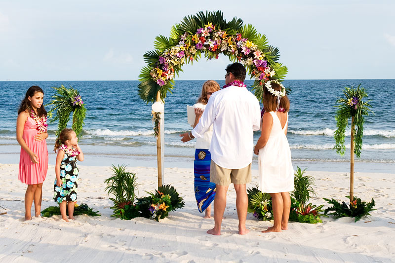 beach wedding pix one Pitamo se: Svadba na plaži za i protiv