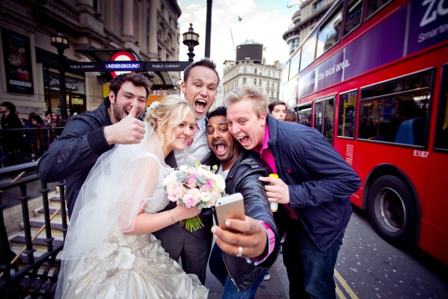 6 dobrih razloga da napravite selfi na vencanju 1 6 dobrih razloga da napravite selfi na venčanju 