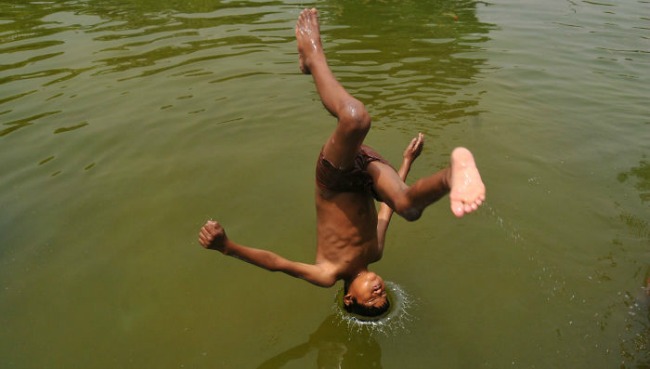 indija1 Top 10 fotografija najsrećnijih momenata u detinjstvu