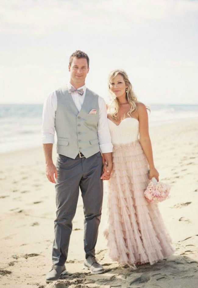 ruzicasto siva kombinacija idealna za vase vencanje odelo vencanica Ružičasto siva: Kombinacija idealna za vaše venčanje