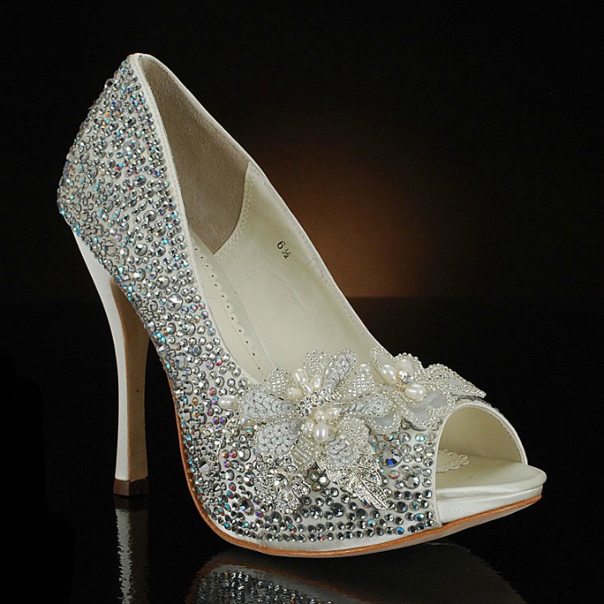cipele sa metalnom stikolm Moderne cipele za venčanje 