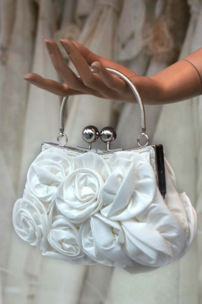 torbica za vencanje Torbica za venčanje: Potreba ili modni detalj