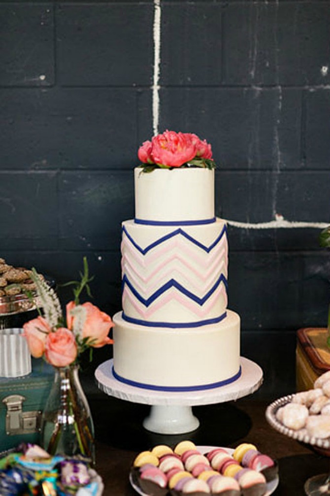 Jednostavna svadbena torta2 Elegantne mladenačke torte