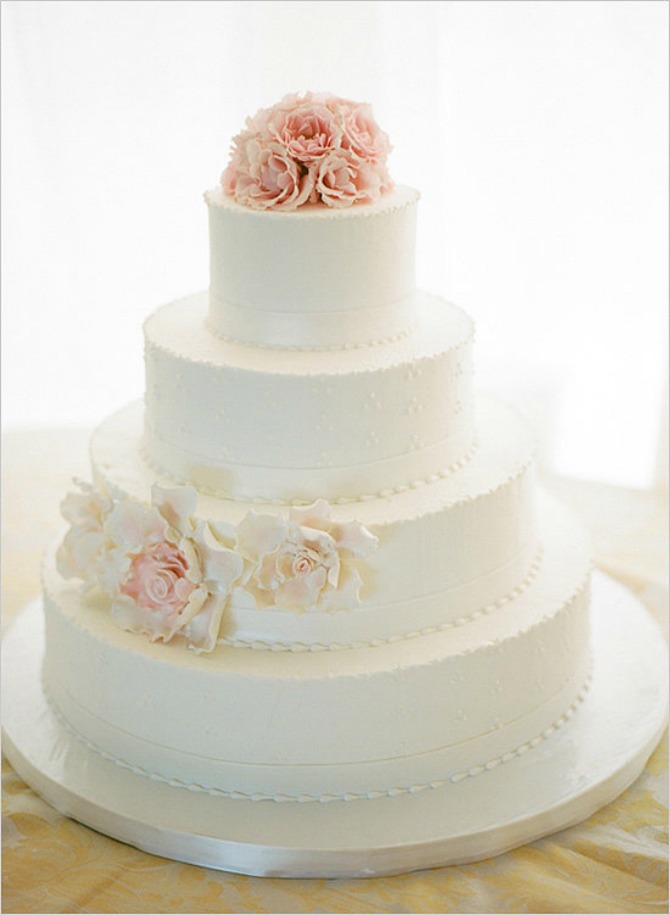 Jednostavna svadbena torta3 Elegantne mladenačke torte