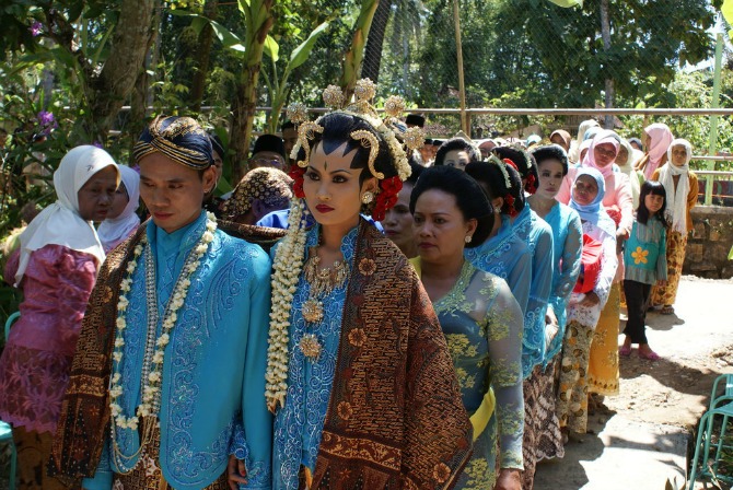 venčanja širom sveta Indonezija Kakve haljine žene širom sveta nose na venčanju