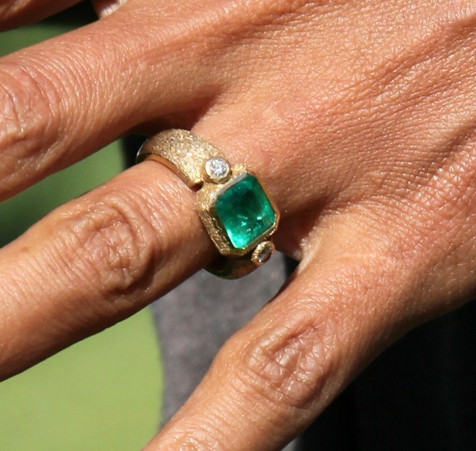 verenički prsten Hali Beri1 Netradicionalno vereničko prstenje poznatih