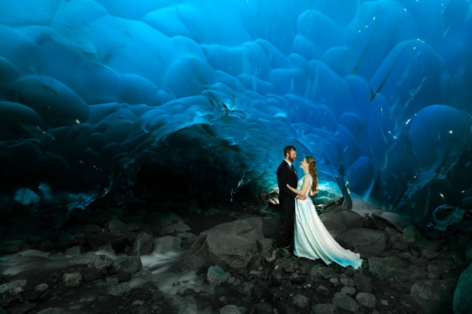 venčanje pod ledenim glečerima1 Neverovatne fotografije nastale unutar glečera i ledene pećine