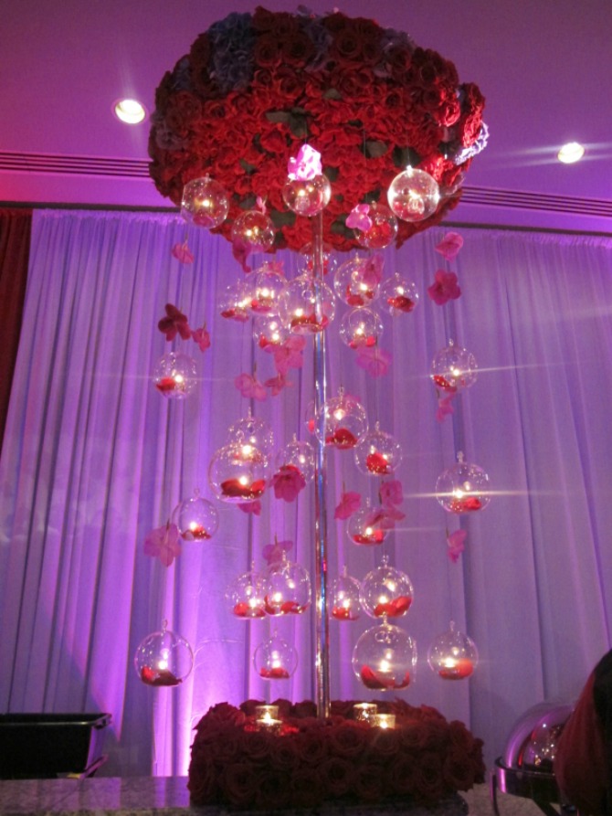 crvene ruže13 Crvene ruže kao glavna dekoracija na venčanju