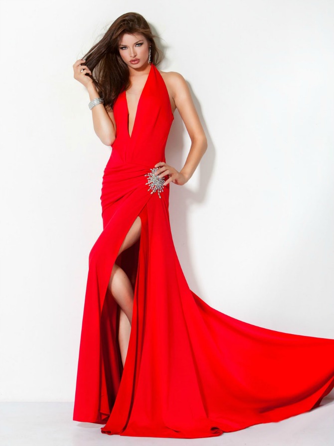 duga crvena haljina Odaberite stajling u zavisnosti na kakvo venčanje idete