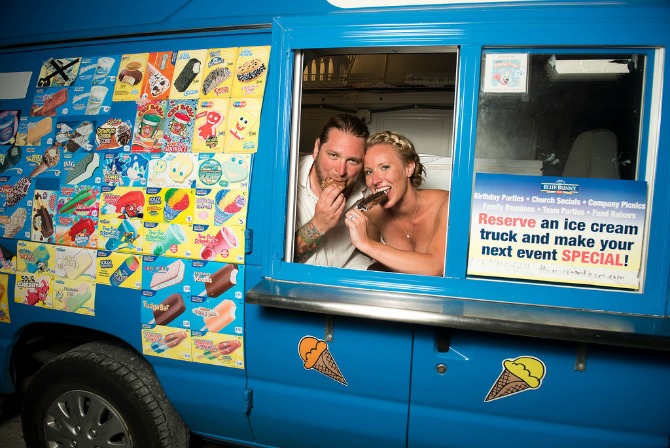 kamion sa sladoledom Ideje kako da rashladite goste na letnjem venčanju