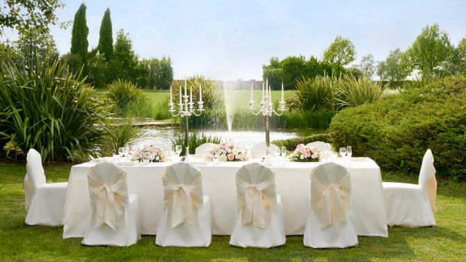 wedding garden Bajkovite ideje za dekoraciju stolova
