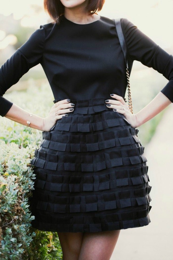 Mala crna haljina Moderna odeća za proslavu veridbe