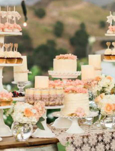 Na koje načine možete da ukrasite i aranžirate torte i dezerte na venčanju