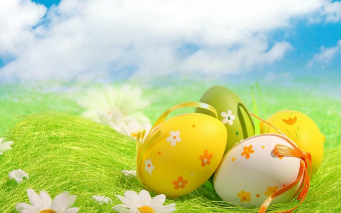 FARBANJE JAJA2 Ofarbajte uskršnja jaja PRIRODNIM bojama