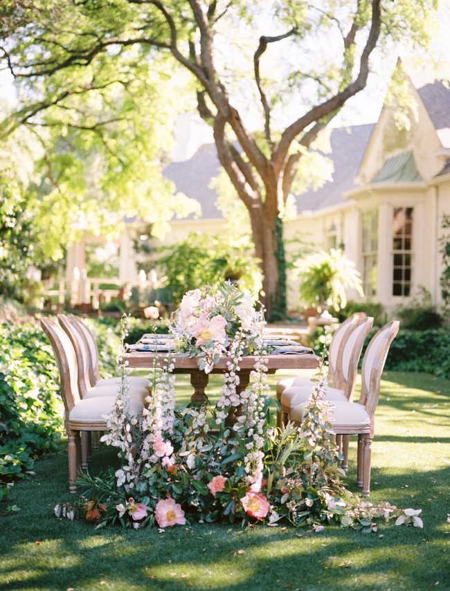1 Najlepše cvetne dekoracije stolova za tvoj veliki dan 
