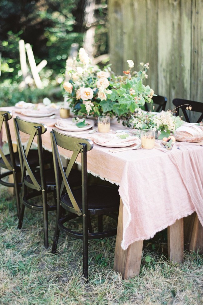 11 Najlepše cvetne dekoracije stolova za tvoj veliki dan 