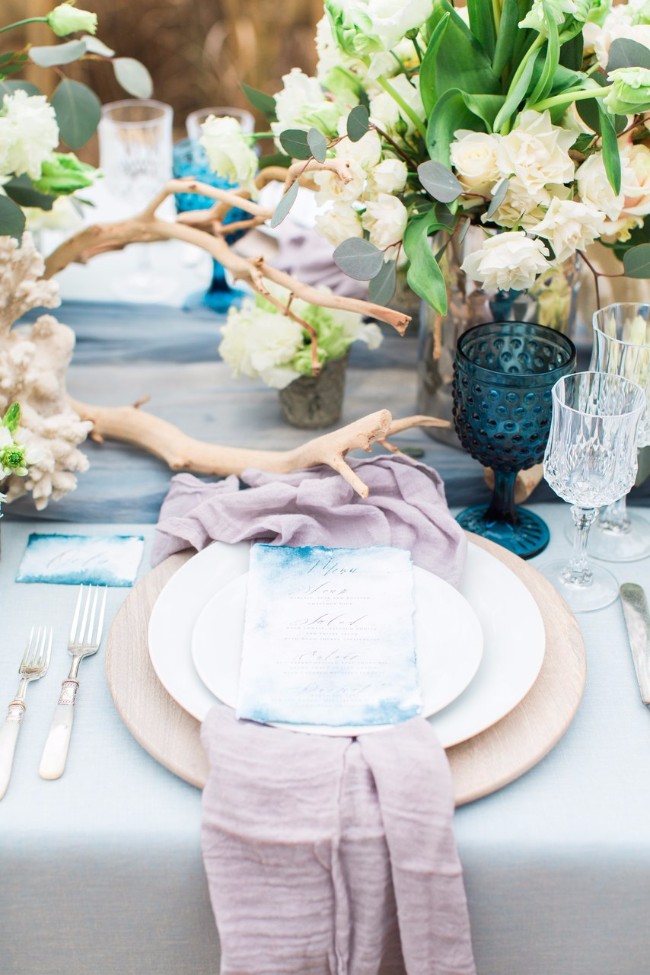 12 Najlepše cvetne dekoracije stolova za tvoj veliki dan 