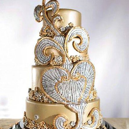 Božanstvena zlatno-srebrna torta za vaše venčanje