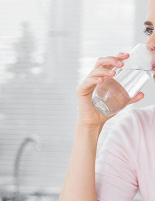 Dehidratacija: Kako nedostatak vode utiče na vaše lice