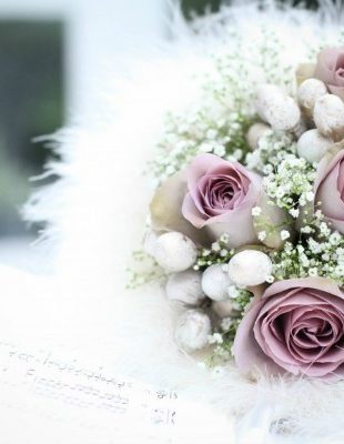 Neraskidiva veza cveća i venčanja