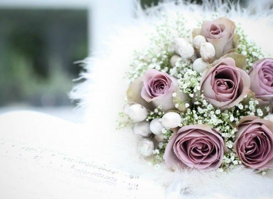 Neraskidiva veza cveća i venčanja