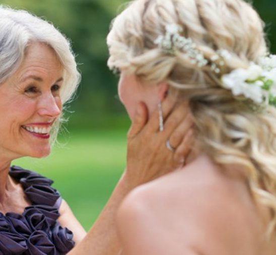 Majke vs ćerke na venčanju: Koja mlada je lepša i elegantnija?