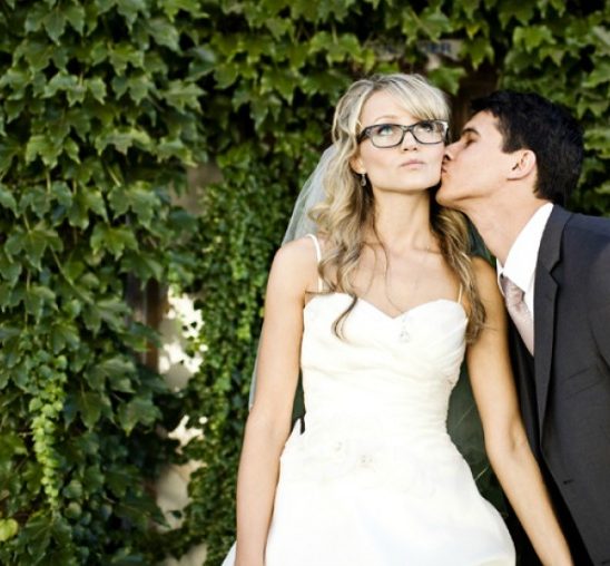 Kako savršeno da se našminkate ako nosite naočare na venčanju