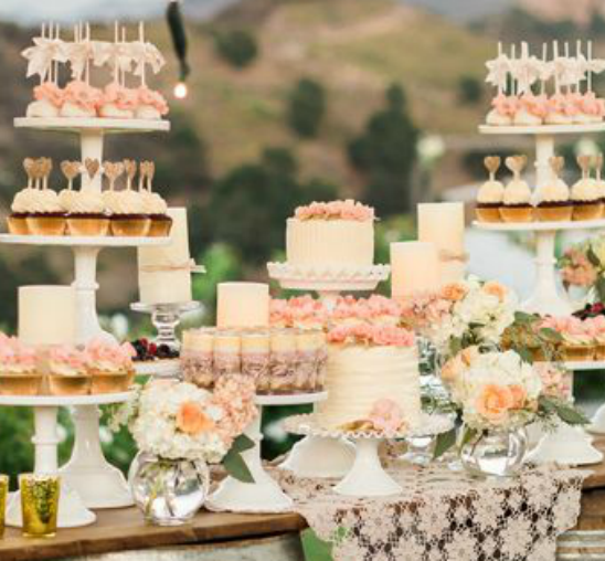 Na koje načine možete da ukrasite i aranžirate torte i dezerte na venčanju