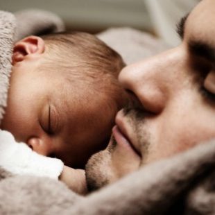 Da se rastopiš: Najslađe fotografije srećnih očeva i njihovih beba